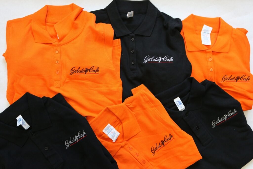 Haft na odzieży powierzonej. Reklama na odzieży firmowej - Drukarnia Astra